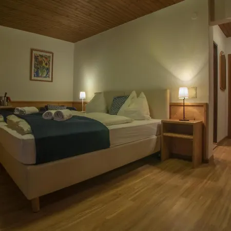 Bed & Breakfast Gasthof Eschbacher Familie Lugstein *